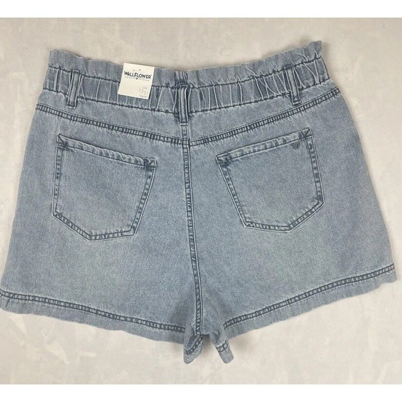 Wallflower Womens Mid Rise Jean Short Size 13 Elastic Waist Front Zip​ - Picture 3 of 10